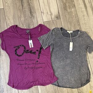 i jeans by Buffalo Purple and Gray Short Sleeve Tees
